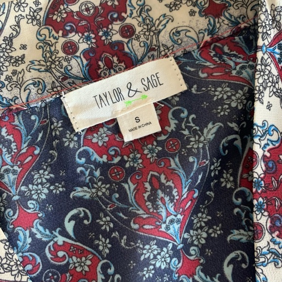 🎉HP🎉 Women’s Taylor & Sage Patterned Overpiece - Picture 7 of 7